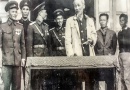 Tấm áo Bạch Liên của Bác Hồ