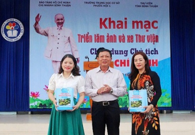 Triển lãm ảnh tư liệu, ảnh thời sự chuyên đề “Cuộc đời, sự nghiệp của Chủ tịch Hồ Chí Minh” và phục vụ xe Thư viện lưu động, tại thị xã La Gi