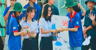 Chung tay tiếp sức mùa thi